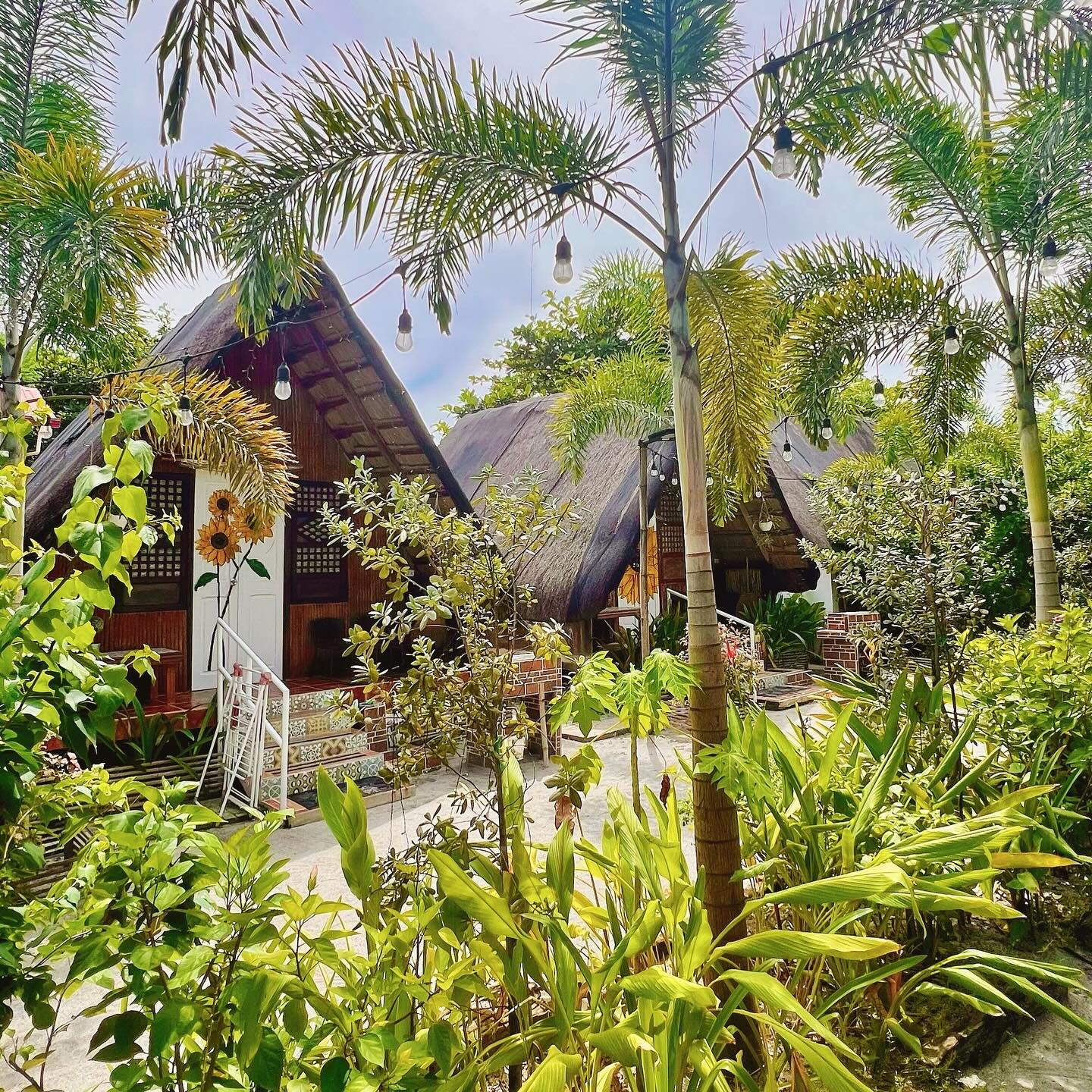 Wander in peace at Playa Las Flores