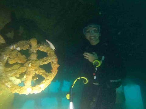 Discover Scuba Diving Tour in Coron Town on Palawan Island with Guide, Equipment, Lunch & Drinks